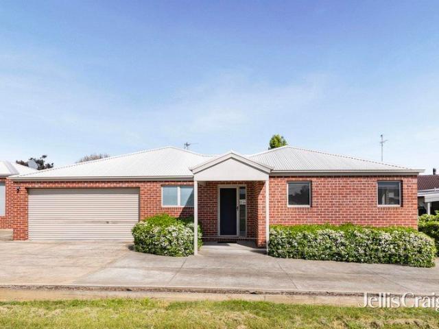 Modern, low maintenance living in a convenient Sebastopol location