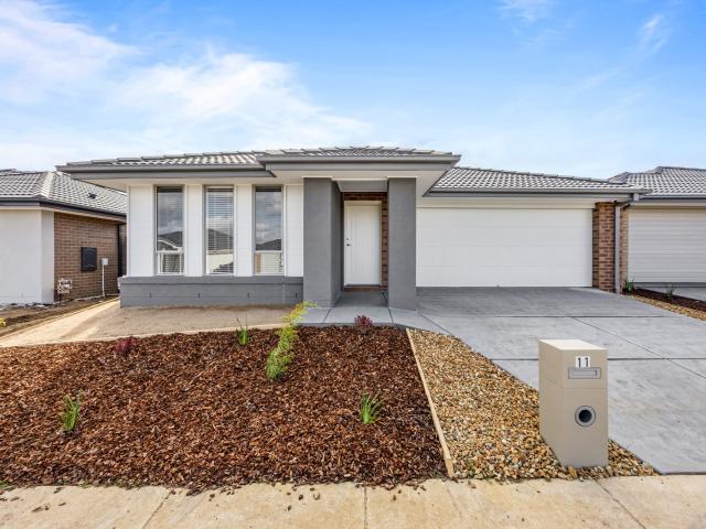 Modern, Low Maintenance Living in a Family Friendly Pocket