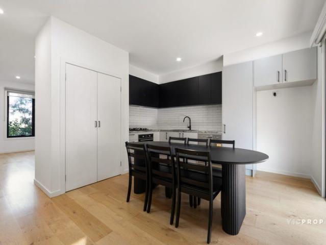 Modern, Low Maintenance Living in a Great Fawkner Location