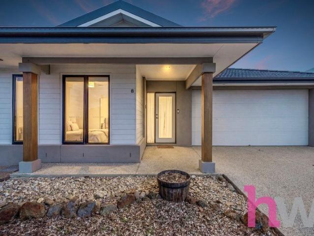 Modern, Low Maintenance Living in a Prime Charlemont Location