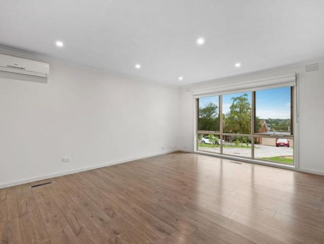 Modern Low Maintenance Living in a Prime Doncaster Location