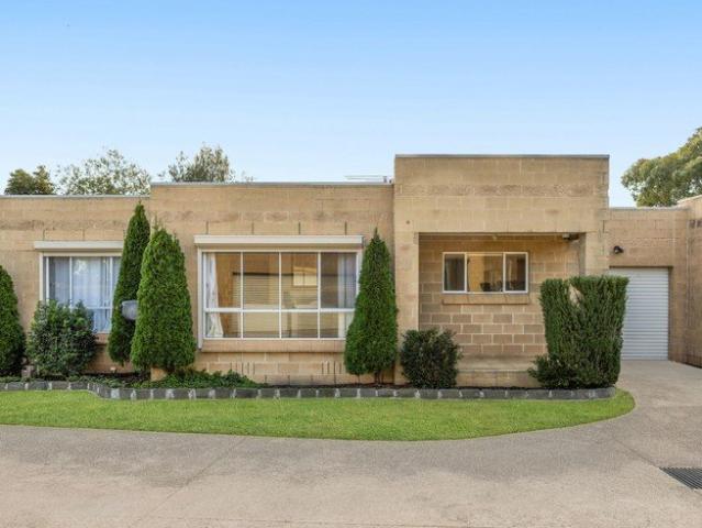 Modern, Low Maintenance Living in a Prime Frankston Location