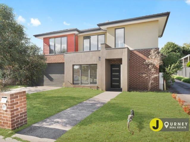 Modern, Low Maintenance Living in a Prime Hampton Park Location! OWN DRIVEWAY