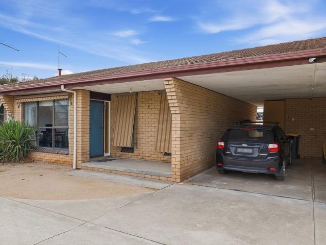 Modern, Low Maintenance Living in a Prime Hospital Precinct