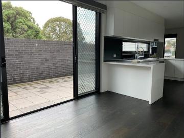 Modern & Low Maintenance Living in a Prime Location