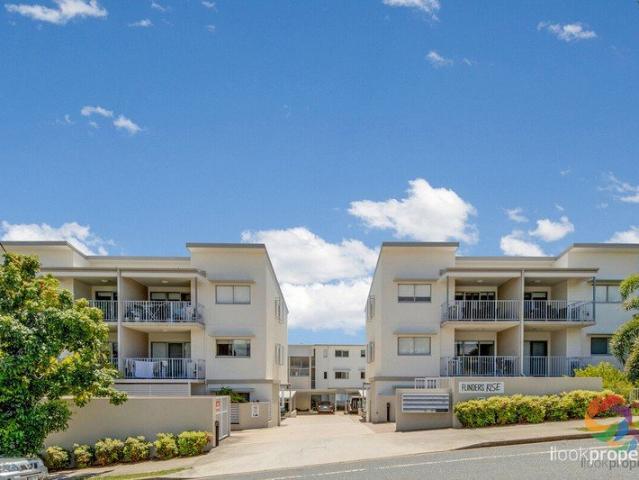 MODERN, LOW MAINTENANCE LIVING IN A PRIME LOCATION!