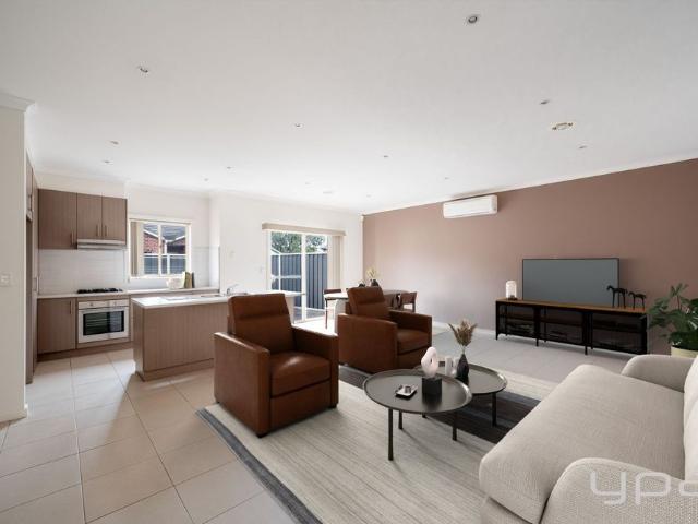 MODERN LOW MAINTENANCE LIVING IN A PRIME LOCATION!