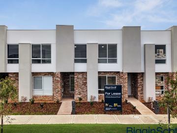 Modern, Low‑Maintenance Living in a Prime Tarneit Location!
