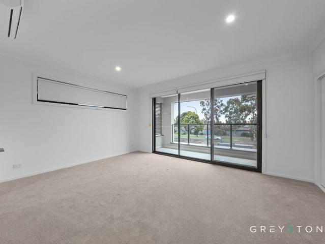 Modern, Low Maintenance Living in a Prime Taylors Hill Location