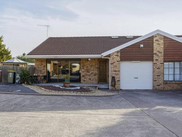 Modern & Low Maintenance Living in Brighton
