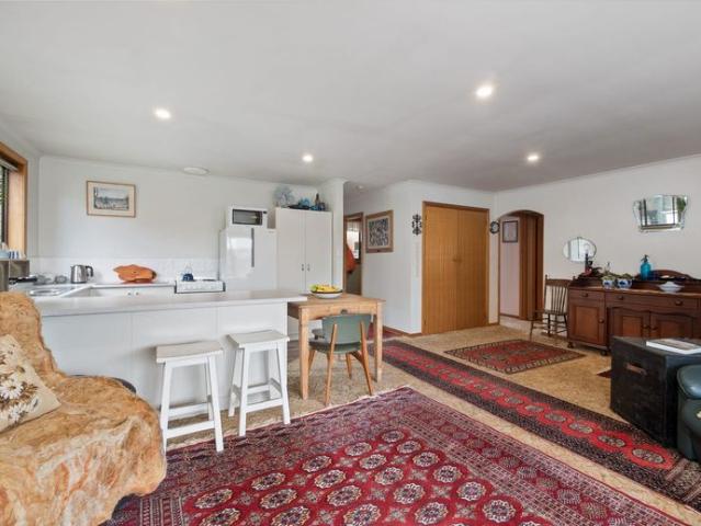 Modern & Low Maintenance Living in Brighton