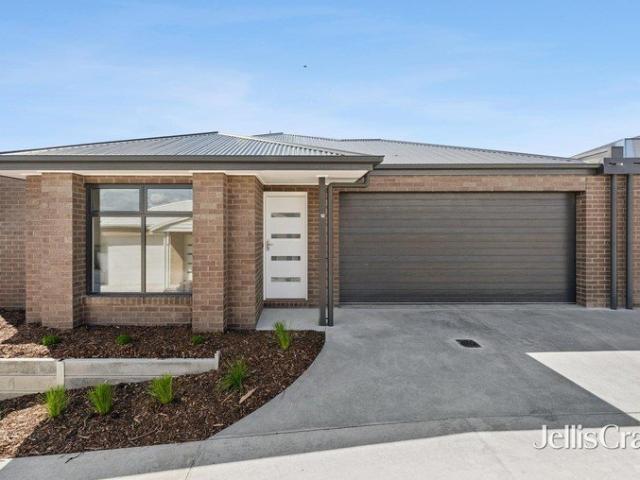 Modern, low maintenance living in Canadian