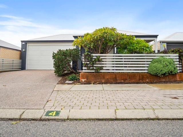 Modern, Low Maintenance Living in Champion Lakes