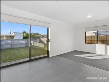 Modern & Low Maintenance Living in Convenient Newcomb Location