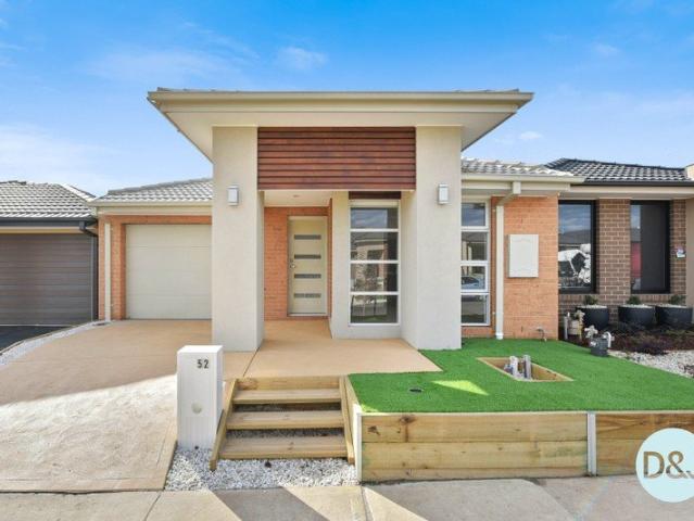 MODERN, LOW MAINTENANCE LIVING IN CLYDE NORTH