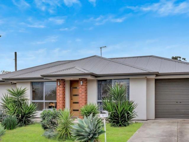 Modern & Low Maintenance Living in Elizabeth East
