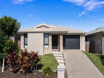 Modern, Low Maintenance Living in Fernbrooke Ridge Ideal First Home or Smart Investment