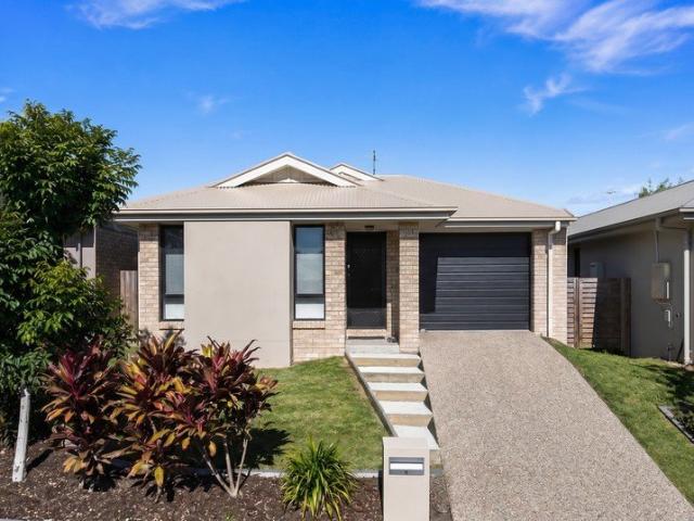 Modern, Low Maintenance Living in Fernbrooke Ridge Ideal First Home or Smart Investment