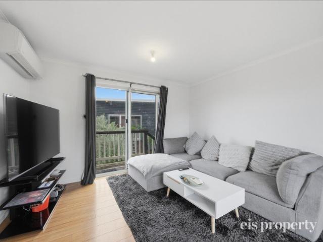 Modern, Low Maintenance Living In Growing Sorell