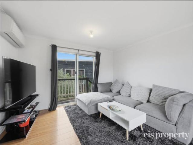 Modern, Low Maintenance Living In Growing Sorell