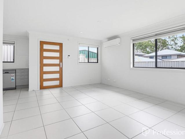 Modern & Low Maintenance Living in Grantham Farm