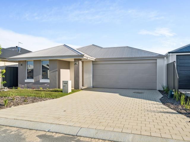 Modern & Low Maintenance Living in Henley Brook