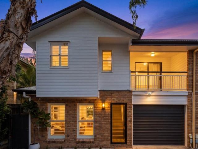 Modern, Low Maintenance Living in Mitchelton