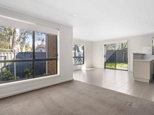 Modern, Low Maintenance Living in North Bendigo