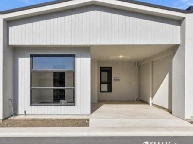 Modern, Low Maintenance Living in Paradise