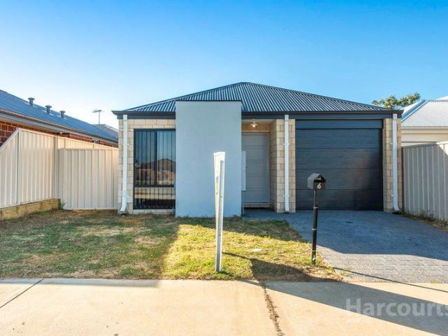 Modern, Low Maintenance Living in Popular The Chase Estate