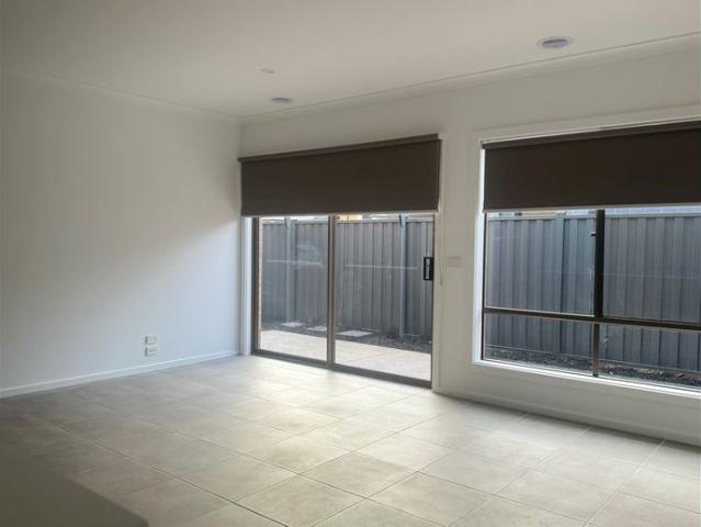 Modern, Low Maintenance Living in Prime Truganina Location! APPLICATIONS NOW OPEN