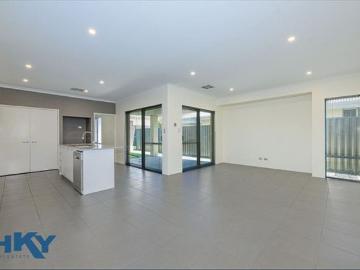 Modern & Low Maintenance Living in Prime Aveley Location