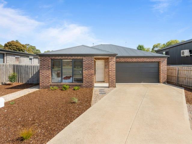 Modern, Low Maintenance Living in Prime Broadford Location