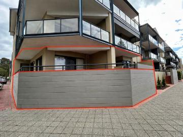 MODERN LOW MAINTENANCE LIVING IN PRIME LOCATION