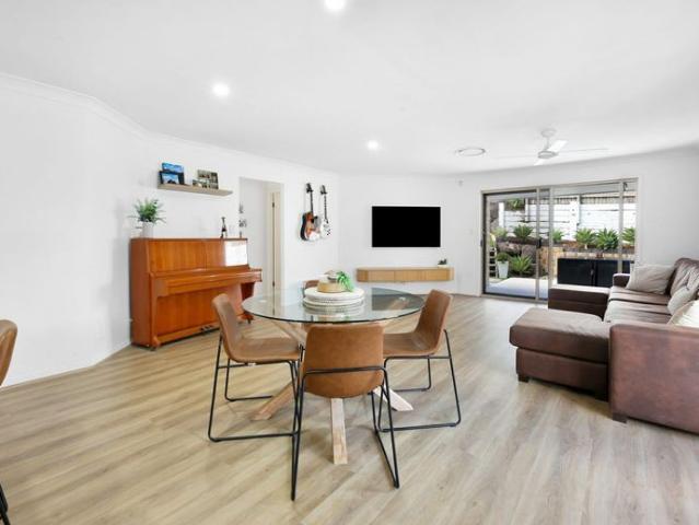 Modern & Low Maintenance Living in Prime Location