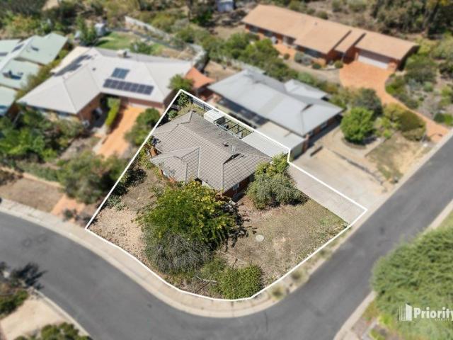 MODERN, LOW MAINTENANCE LIVING IN PRIME SPRING GULLY LOCATION