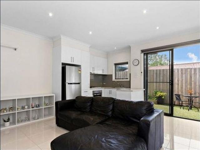 MODERN & LOW MAINTENANCE LIVING IN RESERVOIR
