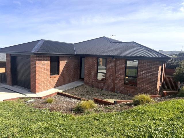 Modern, Low Maintenance Living in Sorell