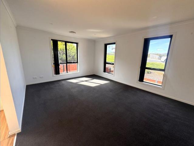 Modern, Low Maintenance Living in Sorell