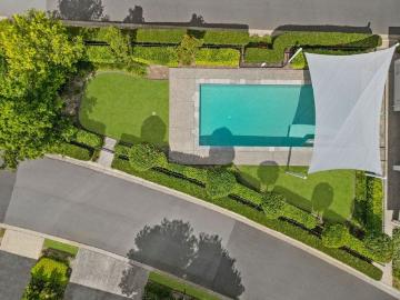 Modern, Low Maintenance Living in Sought After Gainsborough Greens
