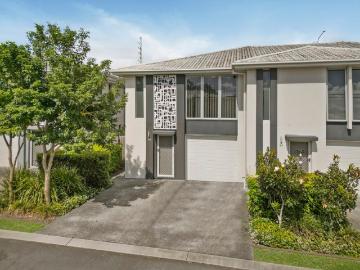 Modern, Low Maintenance Living in Sought After Gainsborough Greens