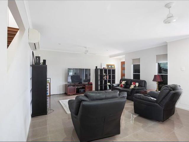 Modern, Low Maintenance Living in Sought After Ooralea