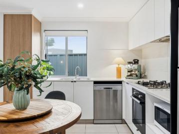 Modern, Low Maintenance Living No Strata Fees!