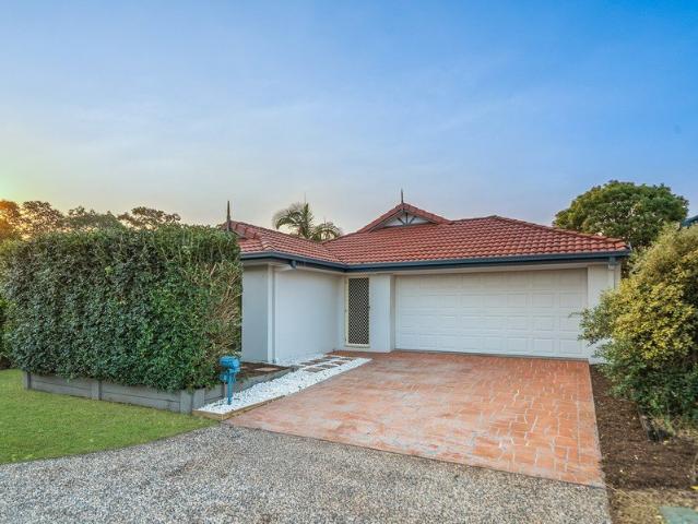 Modern Low Maintenance Living on 540m² in Convenient Location!