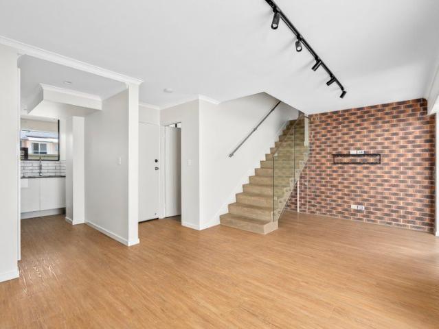 Modern Low Maintenance Living only 400m to the Broadwater