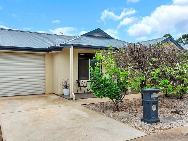 Modern, Low Maintenance Living Perfect First Home or Investment!