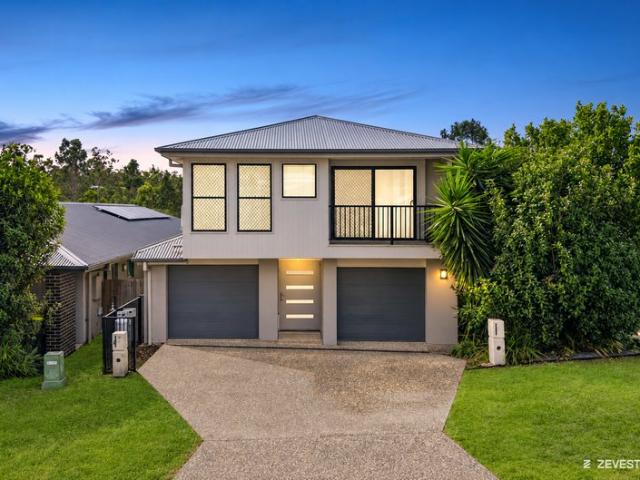 Modern, Low Maintenance Two Bedroom Duplex in Convenient Holmview Location