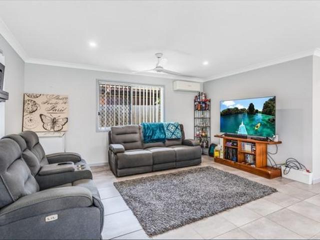 Modern & Low Maintenance Three Bedroom Duplex!