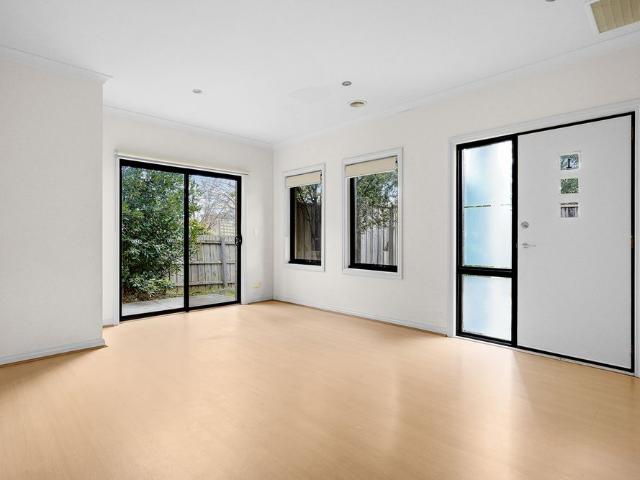 Modern Low Maintenance Townhouse