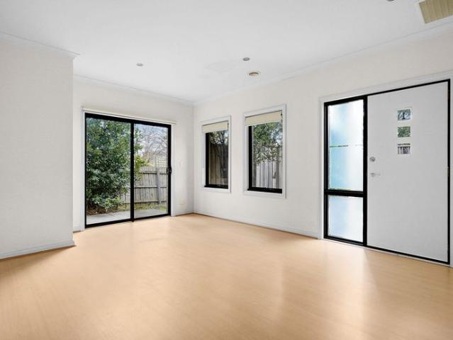 Modern Low Maintenance Townhouse